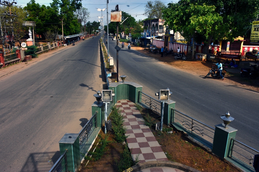  புதுக்கோட்டை  மாவட்டம் முழுவதும் தளர்வில்லா முழு முடக்கத்தை மீறியதாக  168 வழக்குகள் பதிவு-163 வாகனங்கள் பறிமுதல் 