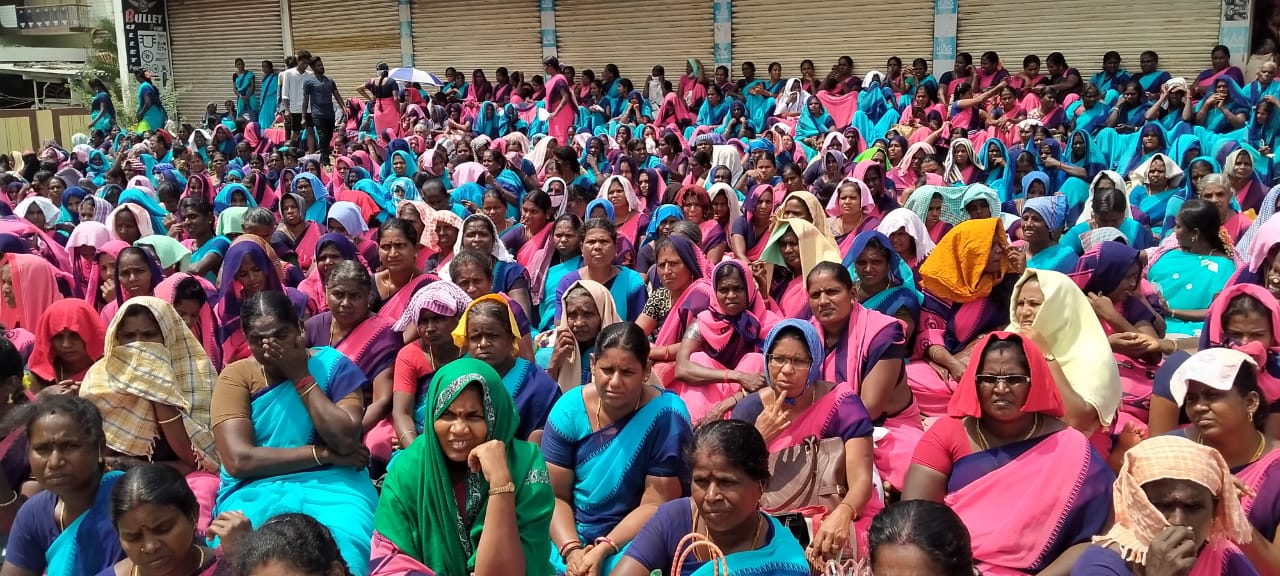 காலமுறை ஊதியம் வழங்கக் கோரி புதுக்கோட்டையில் அங்கன்வாடி ஊழியர்கள் தொடர் காத்திருப்புப் போராட்டம்