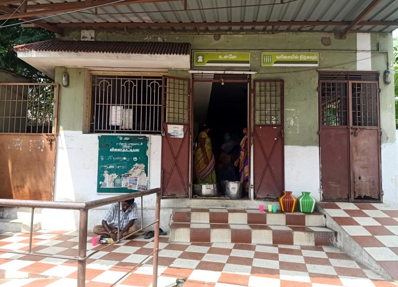 ஈரோடு மாவட்டத்தில் உள்ள அம்மா உணவகங்களில் பார்சல்களில் உணவு வினியோகம்
