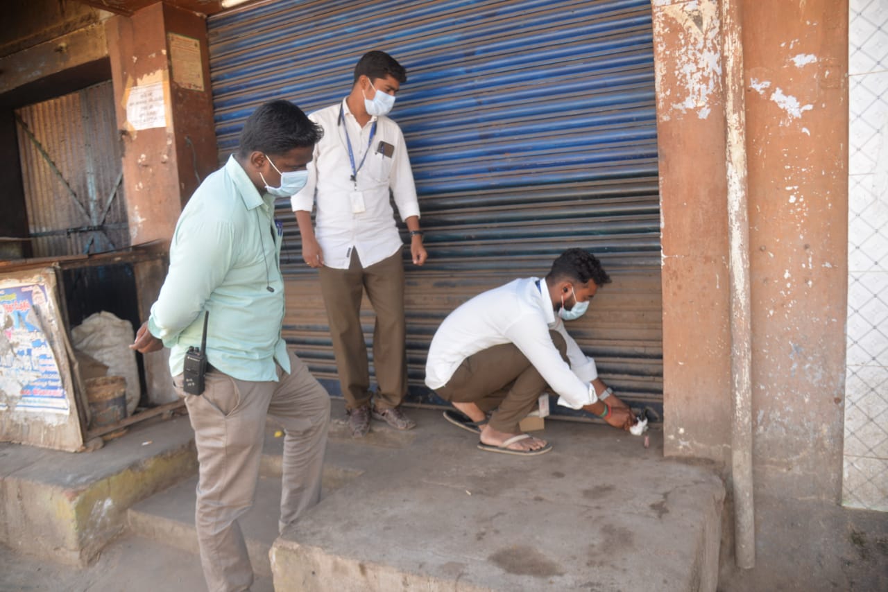 ஈரோடு மாநகர் பகுதியில் கடந்த 10 நாட்களில் விதிமுறைகளை மீறி செயல்பட்ட 230 கடைகளுக்கு சீல் வைப்பு